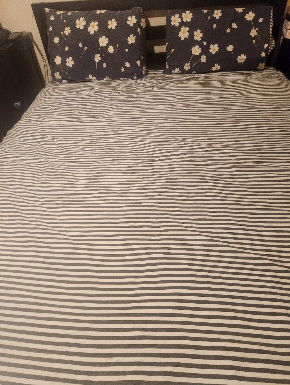 Striped Gray and White Cotton Reversible Full/Queen Duvet Cover & Pillowcases